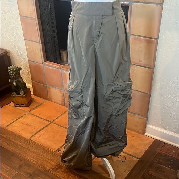 Nike Tech Pack Khaki/Matte Olive/ and Black Repel Wide Leg Cargo Pants, size XL - Picture 1 of 14